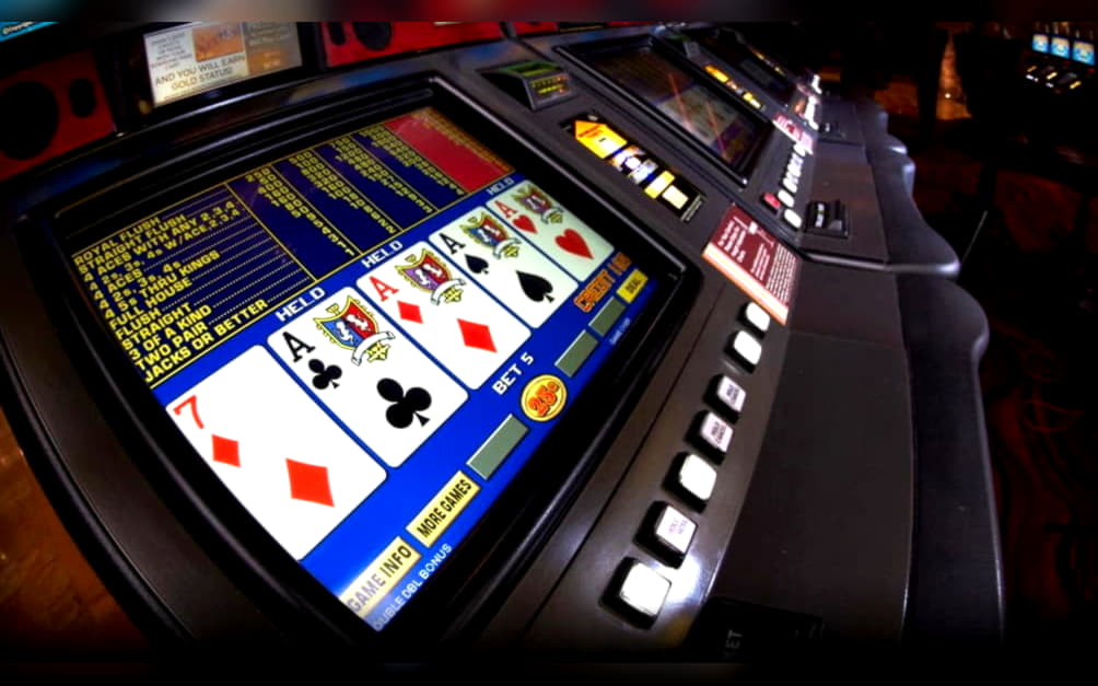 EUR 300 Tägliches Freeroll-Slot-Turnier bei 888 Kasino
